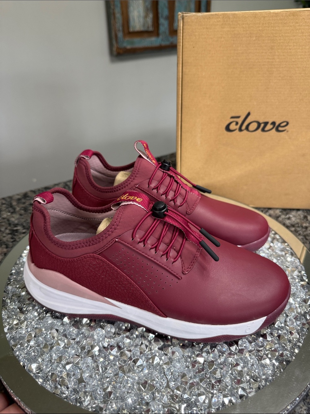 Clove limited edition classic Women's Burgundy and Pink Fashion Sneakers NEW 9 - Picture 4 of 15